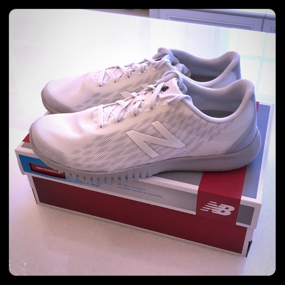 NEW BALANCE:  Flex Ultra Light